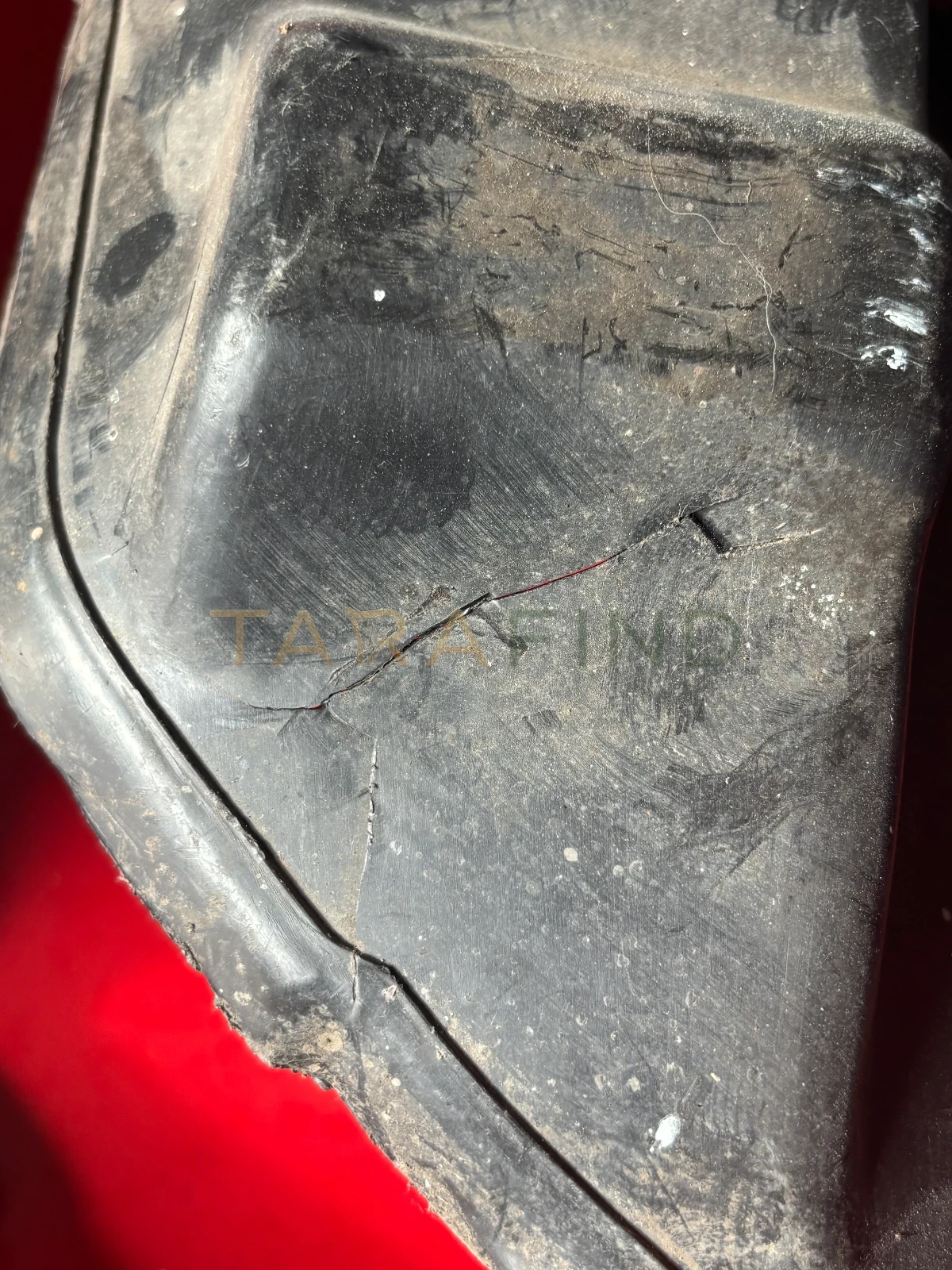 View Mk1 Ford Sierra OEM Front Splash Shields / Wheel Arch Liners Pair (83BG16C554AA / 83BG16C555AA) photo 4