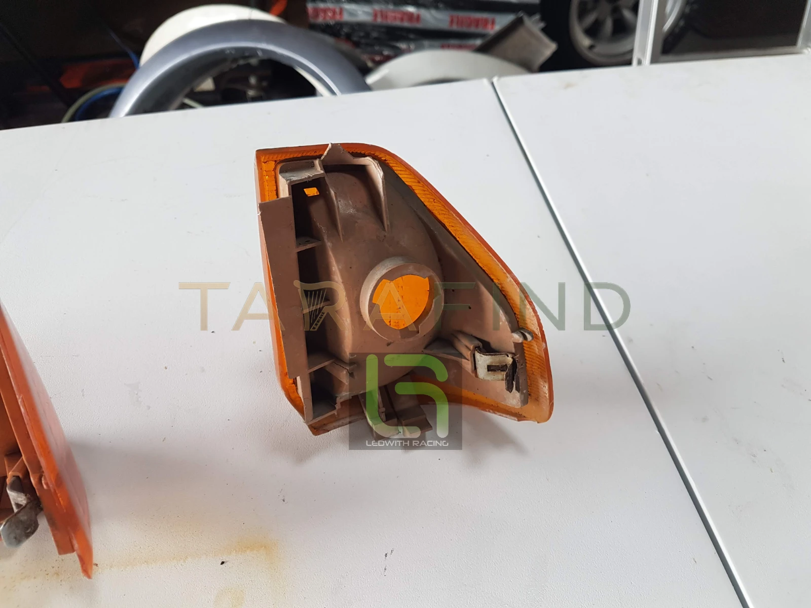 View Ford Escort Mk3 Front Indicator Corner Lamps - Set of 3 photo 3
