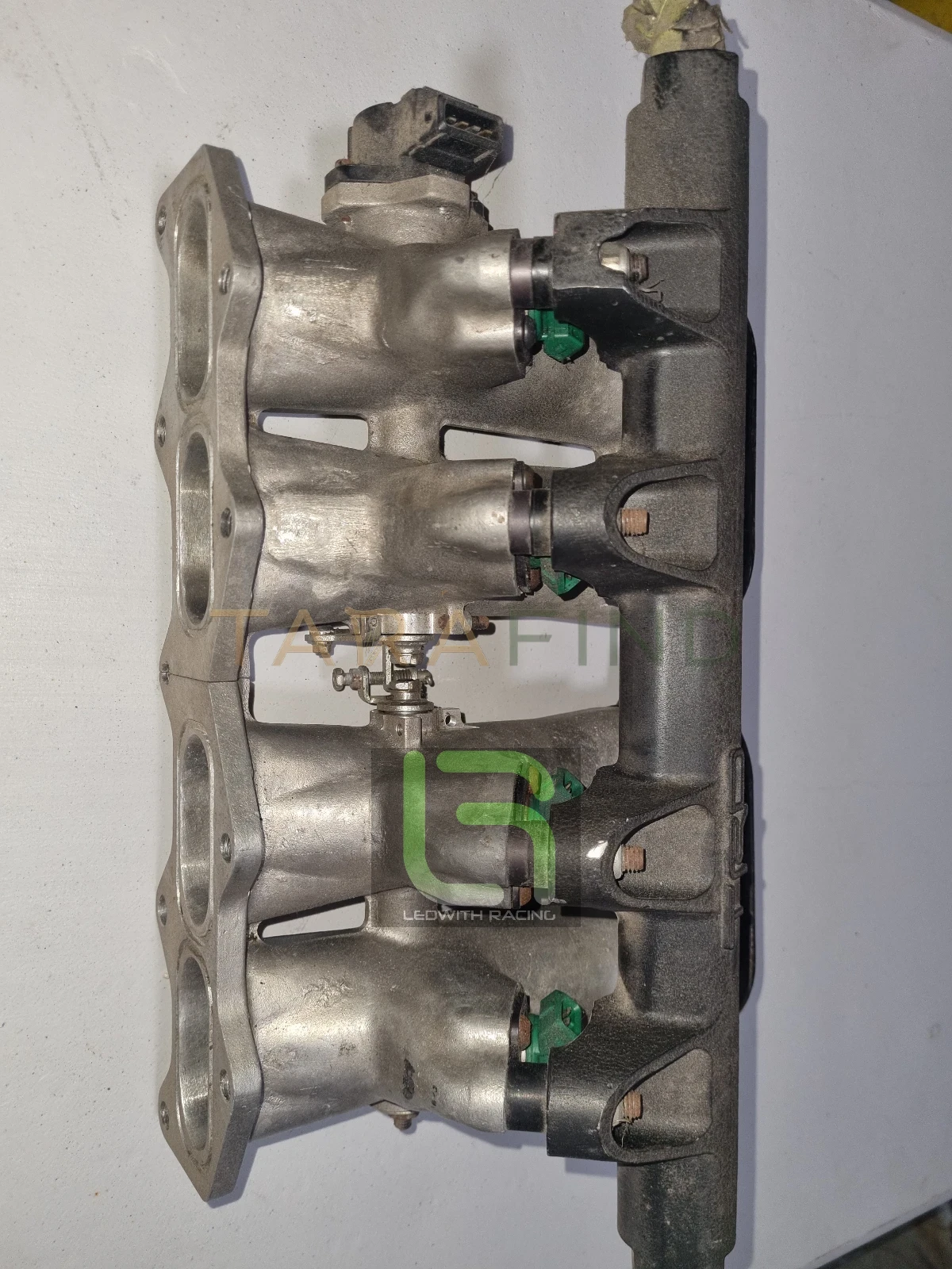 View TRD formula Atlantic  4-Cylinder Individual Throttle Bodies (ITB) Assembly with Carbon Trumpets & Fuel Rail photo 3